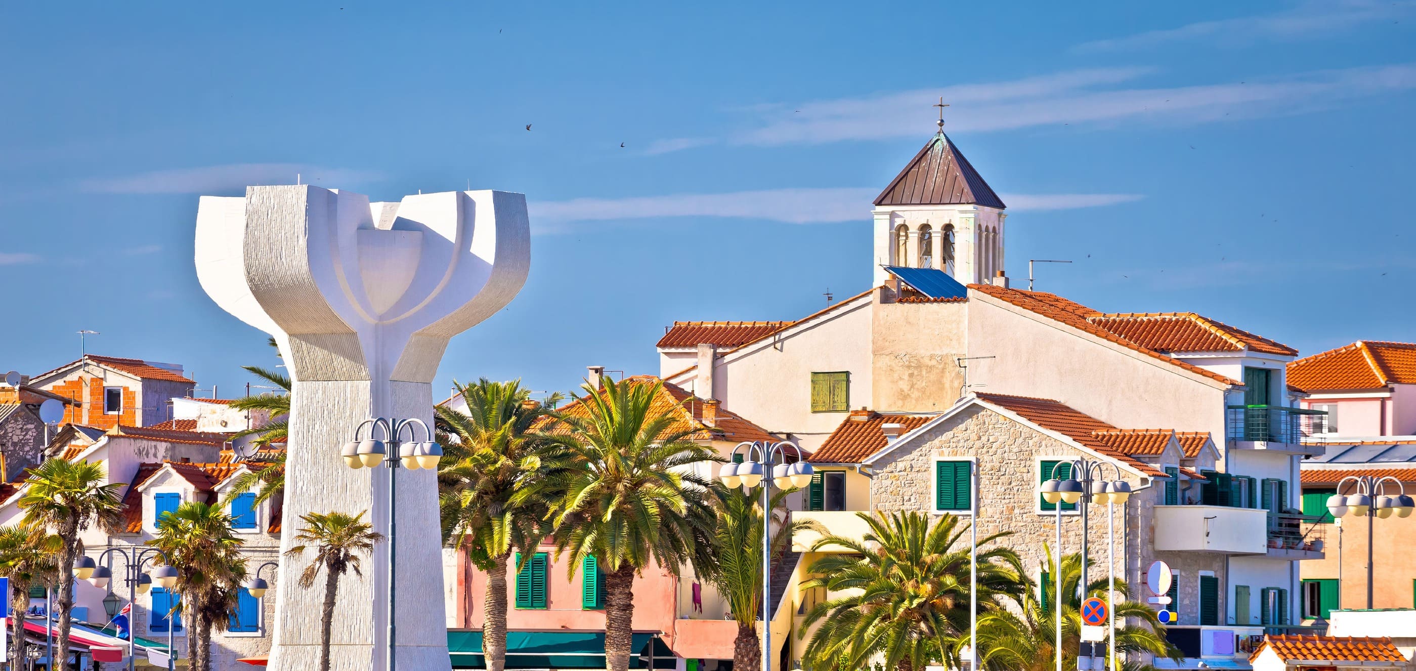 Vodice Old Town: A Glimpse of Tradition by the Sea – 72764592 (c) Xbrchx | Dreamstime.com