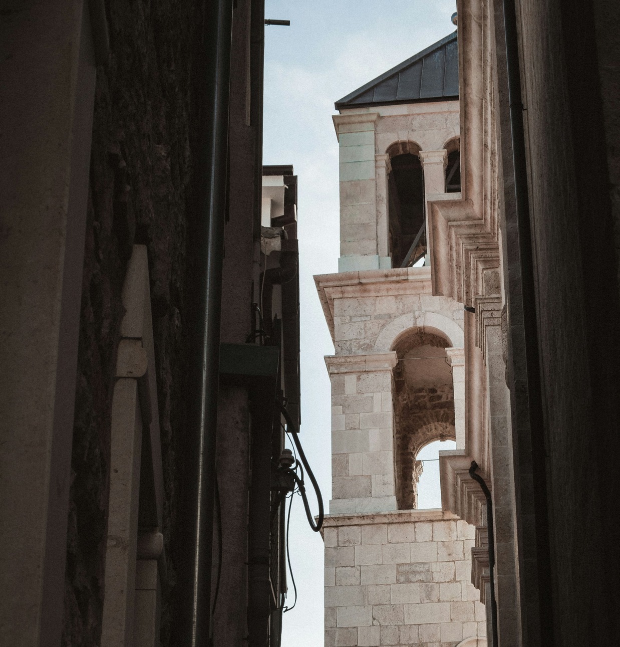 Church in Vodice, Croatia – Szabolcs Antal / unsplash.com